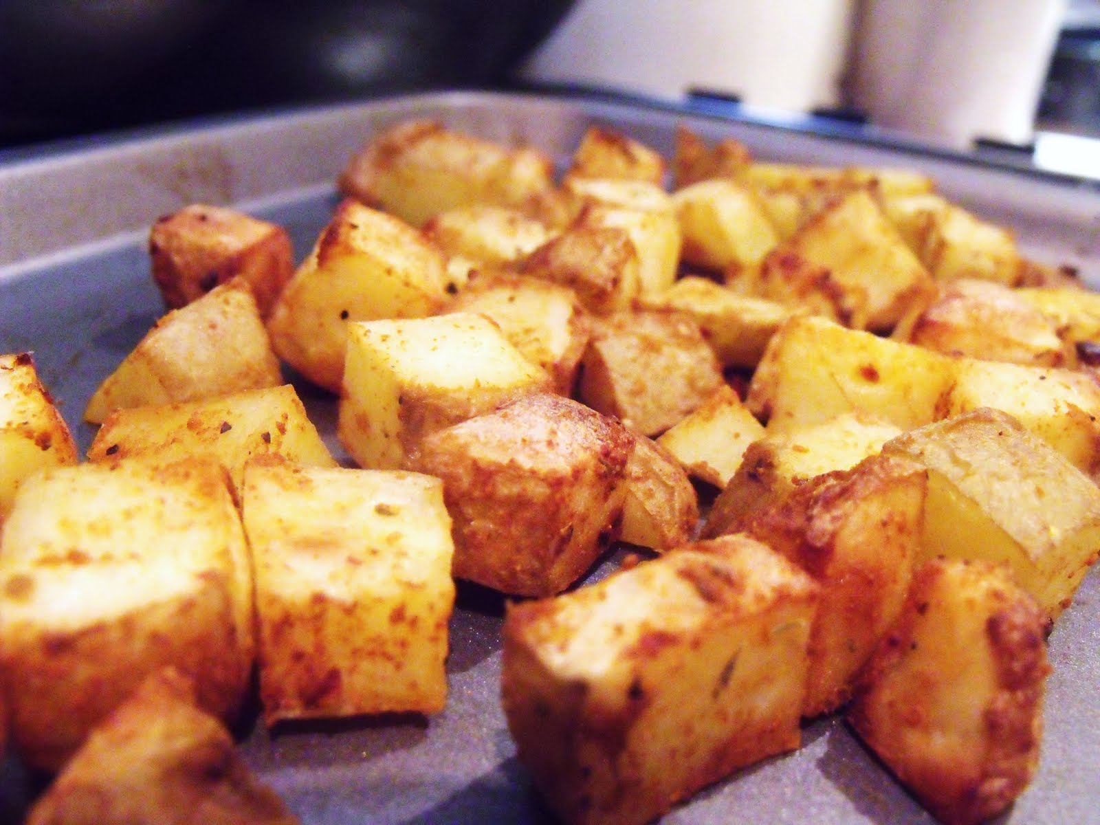 Crispy Roasted Potato Cubes with Garlic
