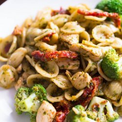 Pasta with Chicken and Broccoli