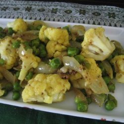 Cauliflower and Green Pea Curry